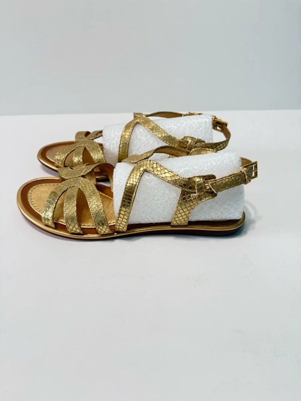 Kate Spade Gold Metallic Snake Embossed Strappy Flat Sandals Ankle Strap Size 8M